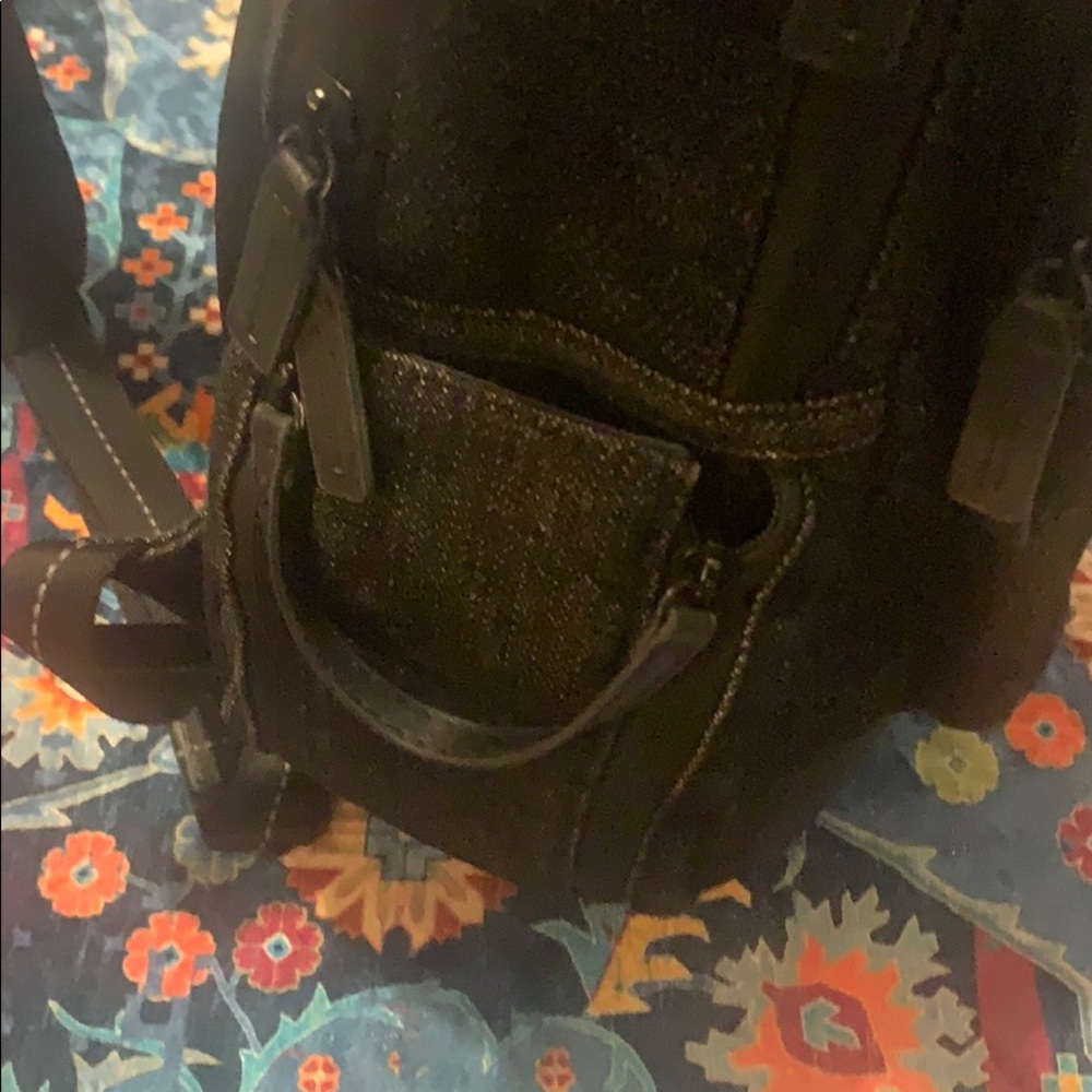 Backpack - Picture 4 of 7